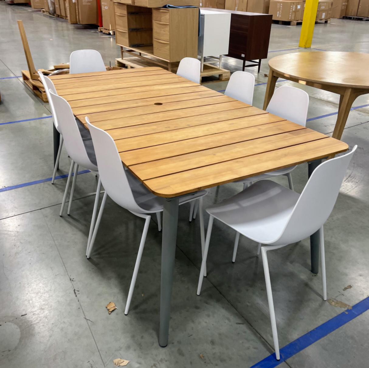 ARTICLE - Latta Outdoor Table w/Acacia