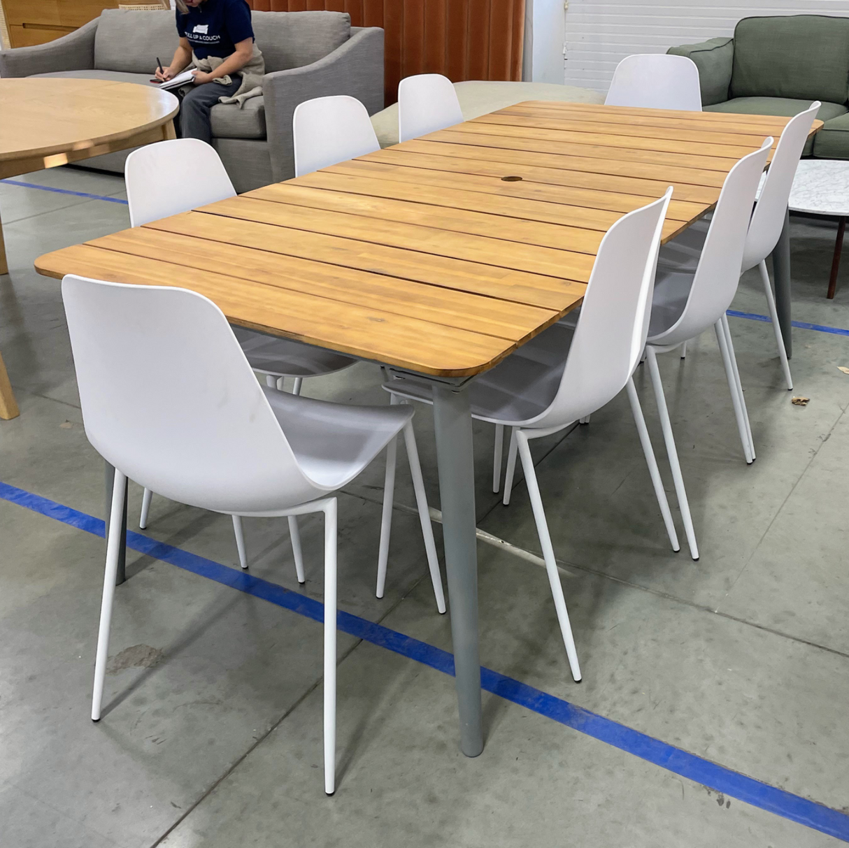 ARTICLE - Latta Outdoor Table w/Acacia