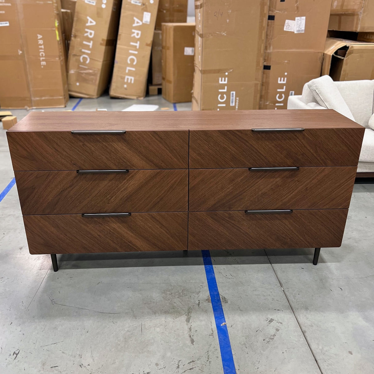 ARTICLE - Nera 6-drawer Dresser (Walnut)