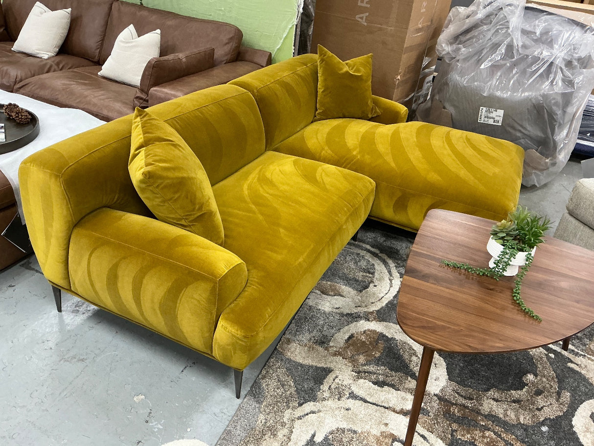 ARTICLE - Abisko Sectional w/ Chaise (Velvet)