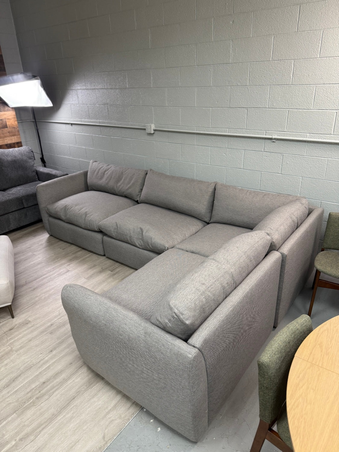 ARTICLE - Leigh 4pc Sectional (Modular)