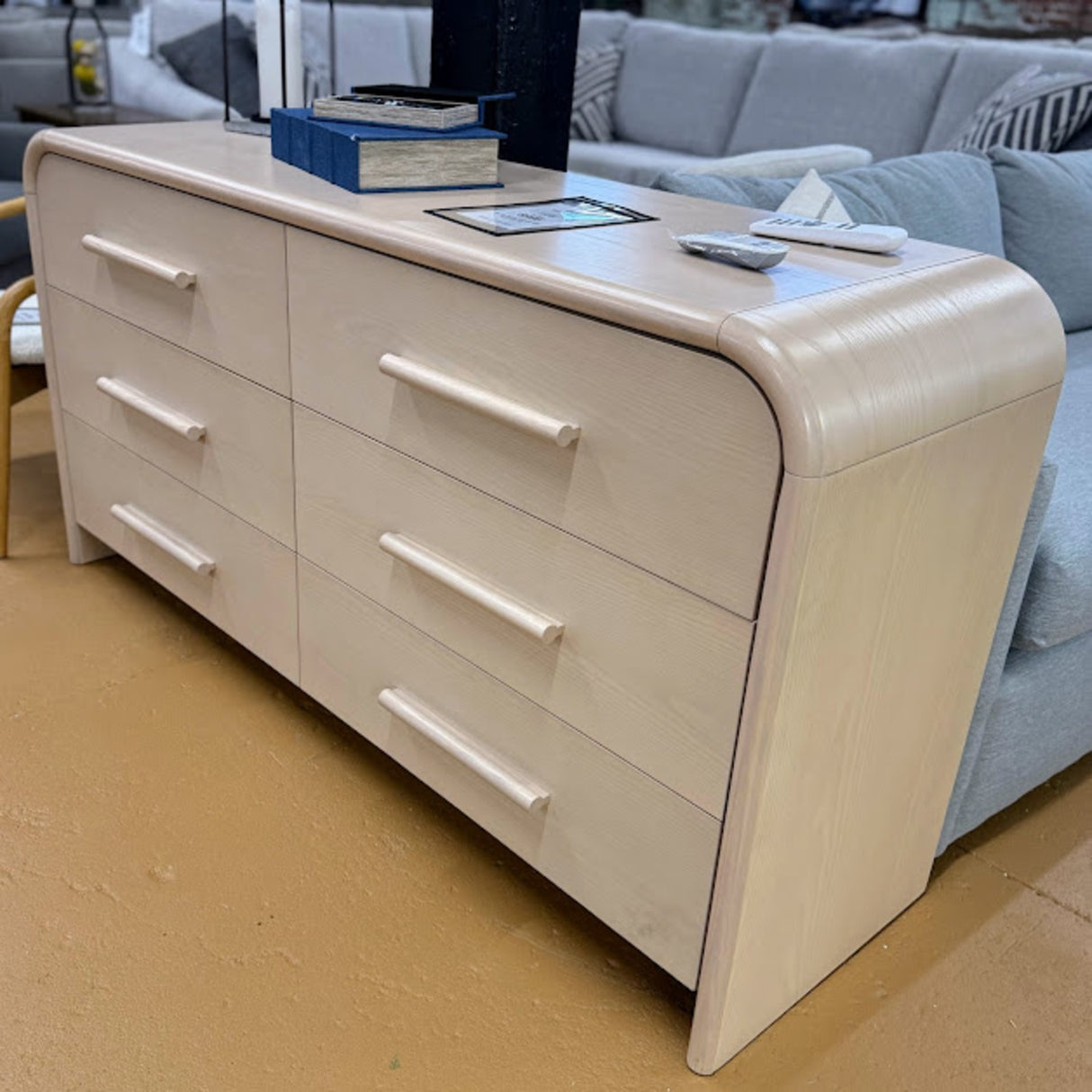 ARTICLE - FAYDRA 6-DRAWER DOUBLE DRESSER