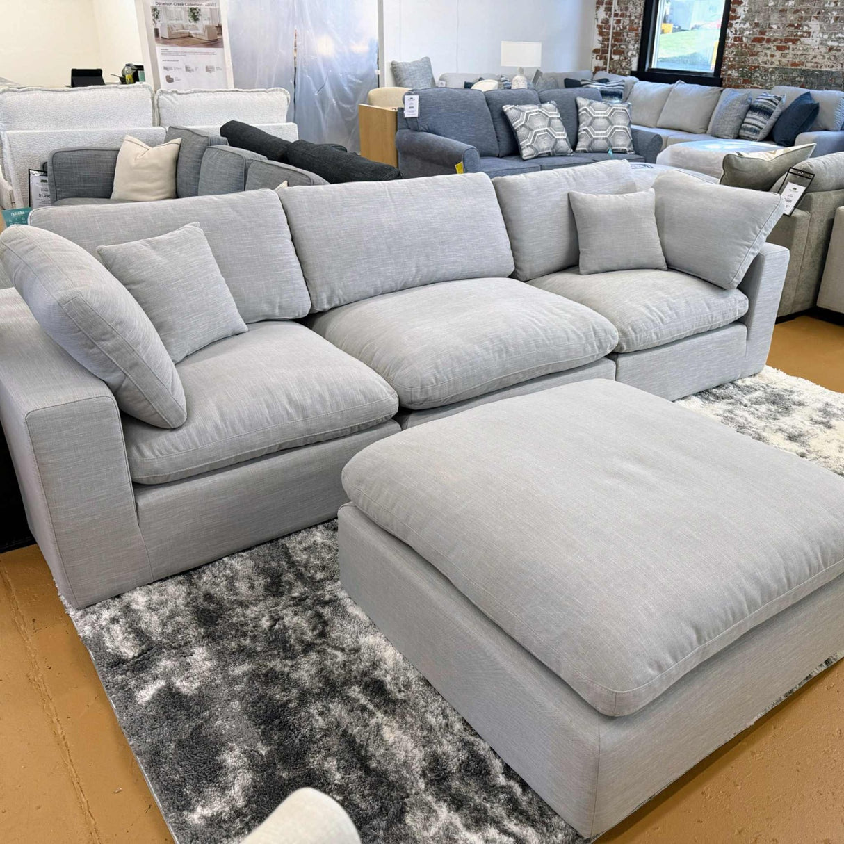 Meridian - 4pc Modular Sectional w/Textured Linen
