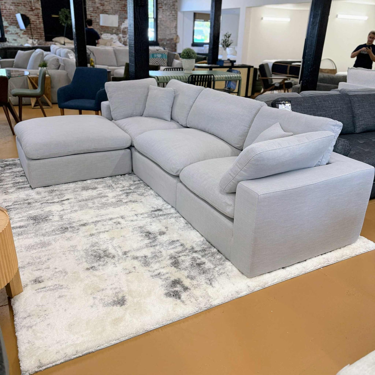 Meridian - 4pc Modular Sectional w/Textured Linen