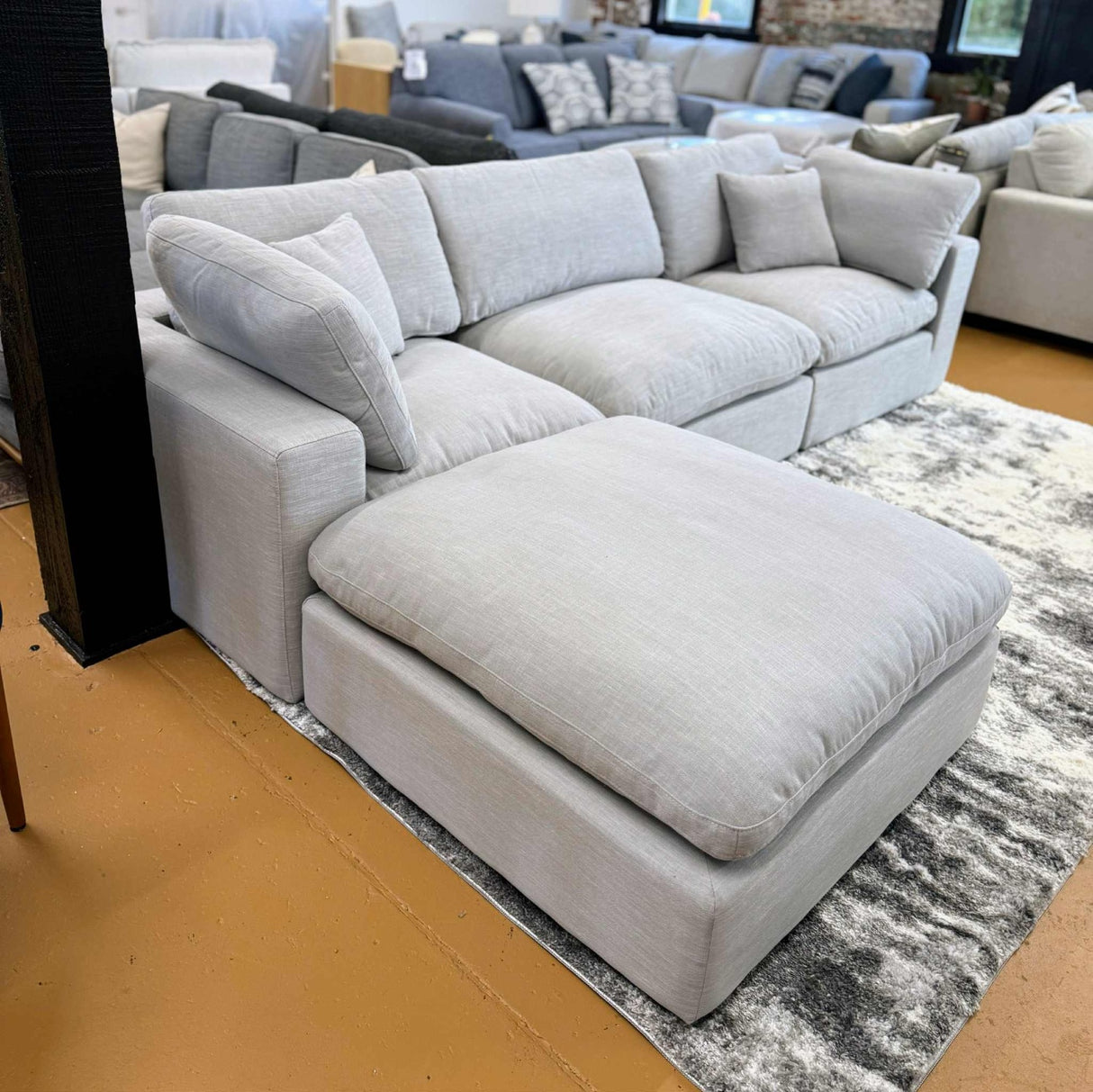 Meridian - 4pc Modular Sectional w/Textured Linen