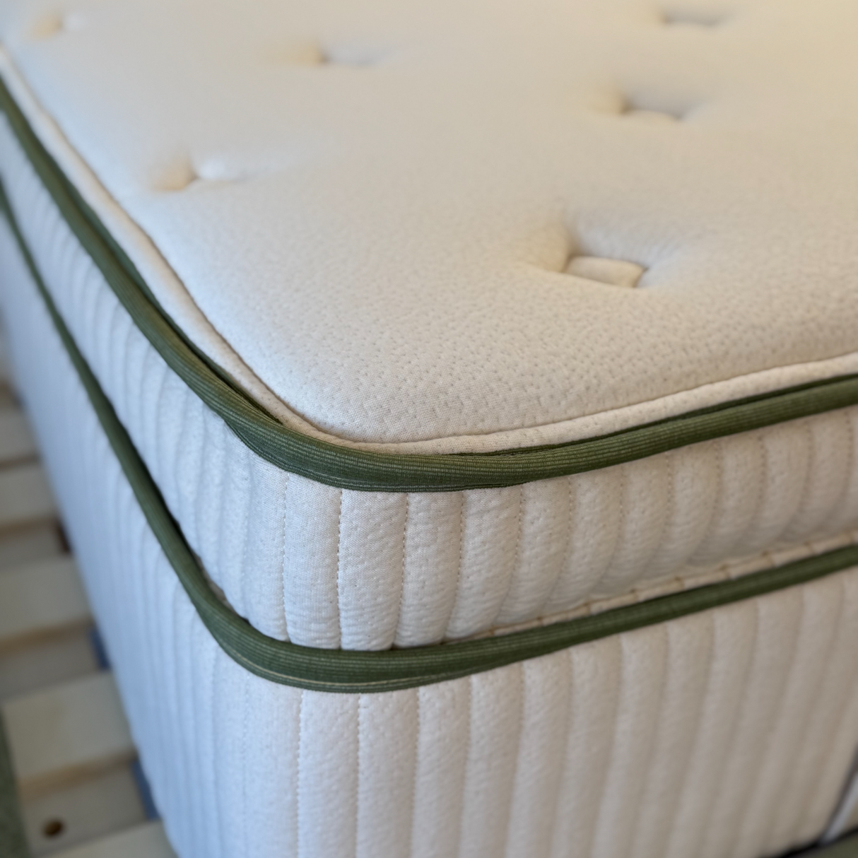 Organic Latex ET 13" Mattress w/Performance (New)