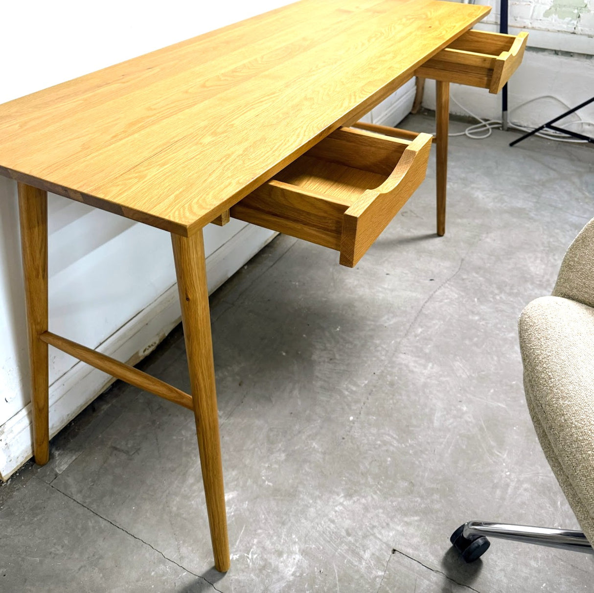 ARTICLE - Culla 55" Desk (Oak)