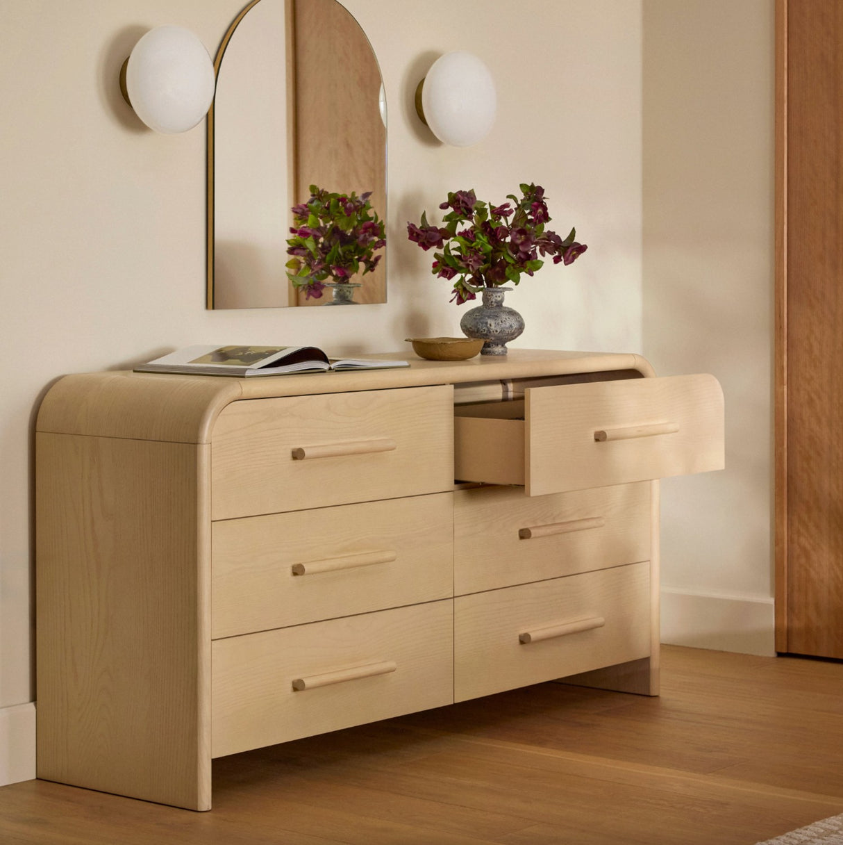 ARTICLE - Faydra 6-Drawer Dresser (Natural Ash)