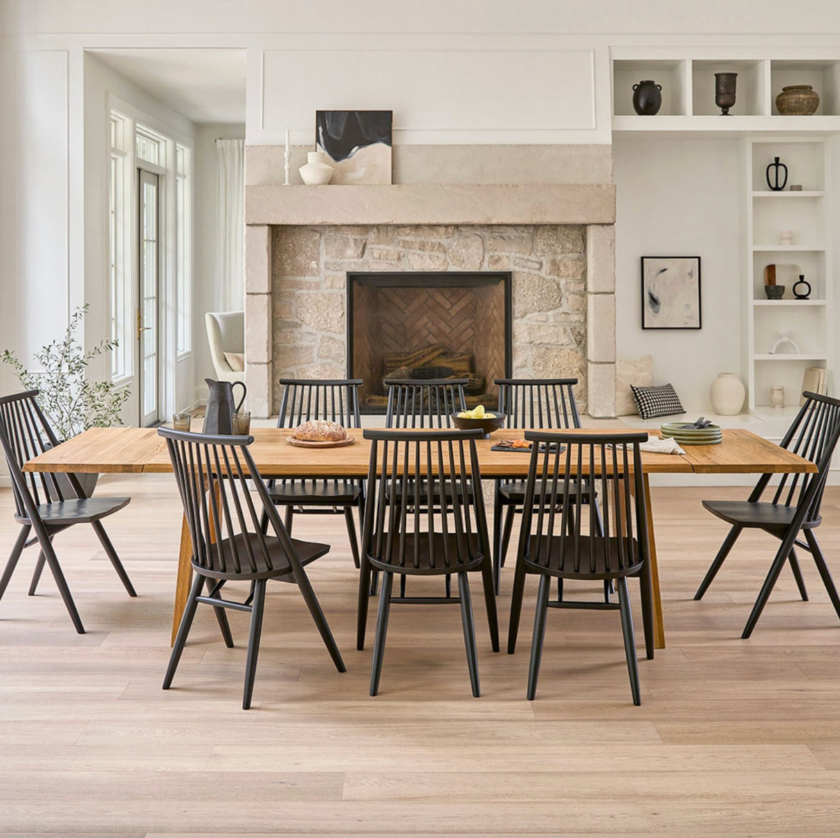 Madera Solid Wood Extendable Dining Table (Oak)