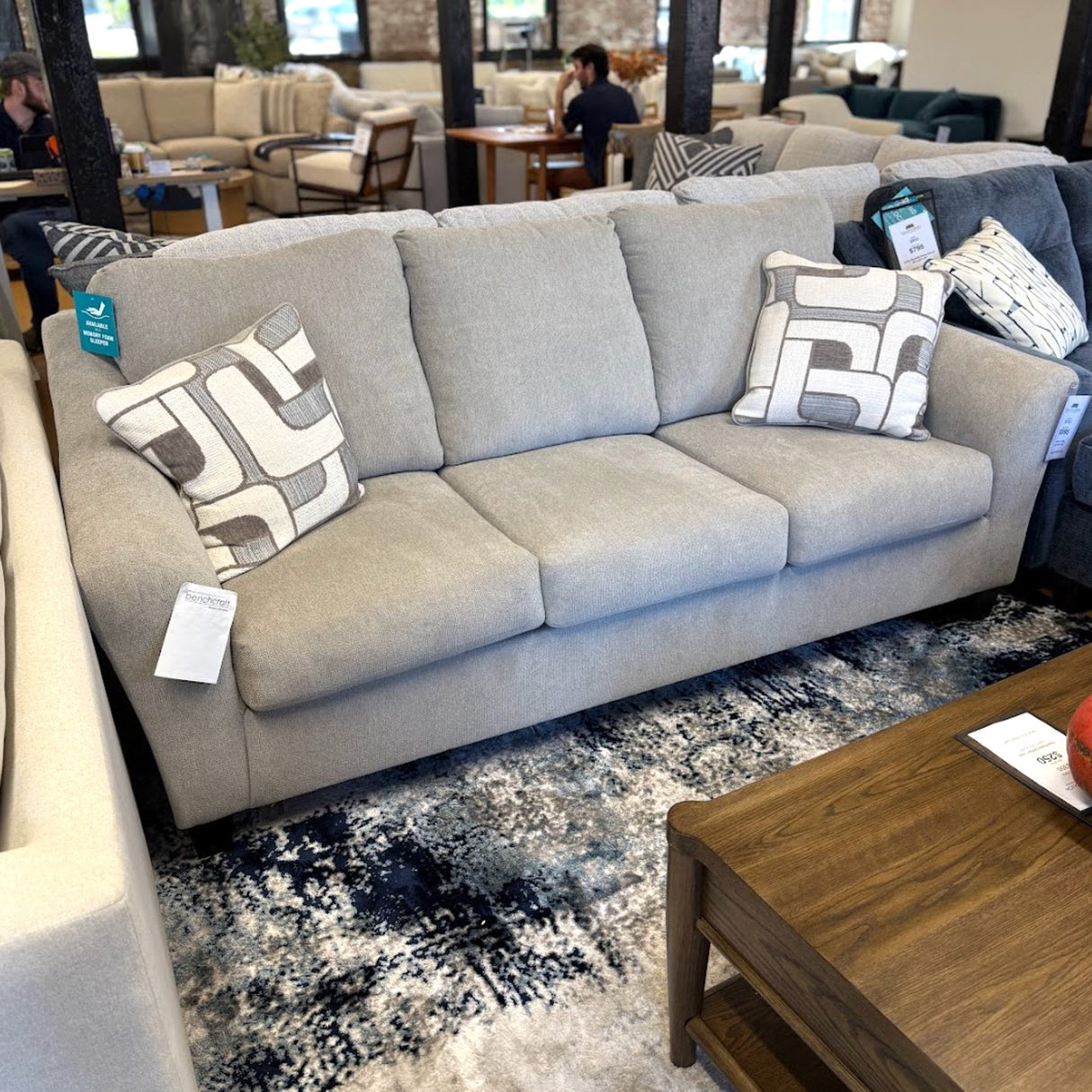 Willarae Sleeper Sofa (Clearance)