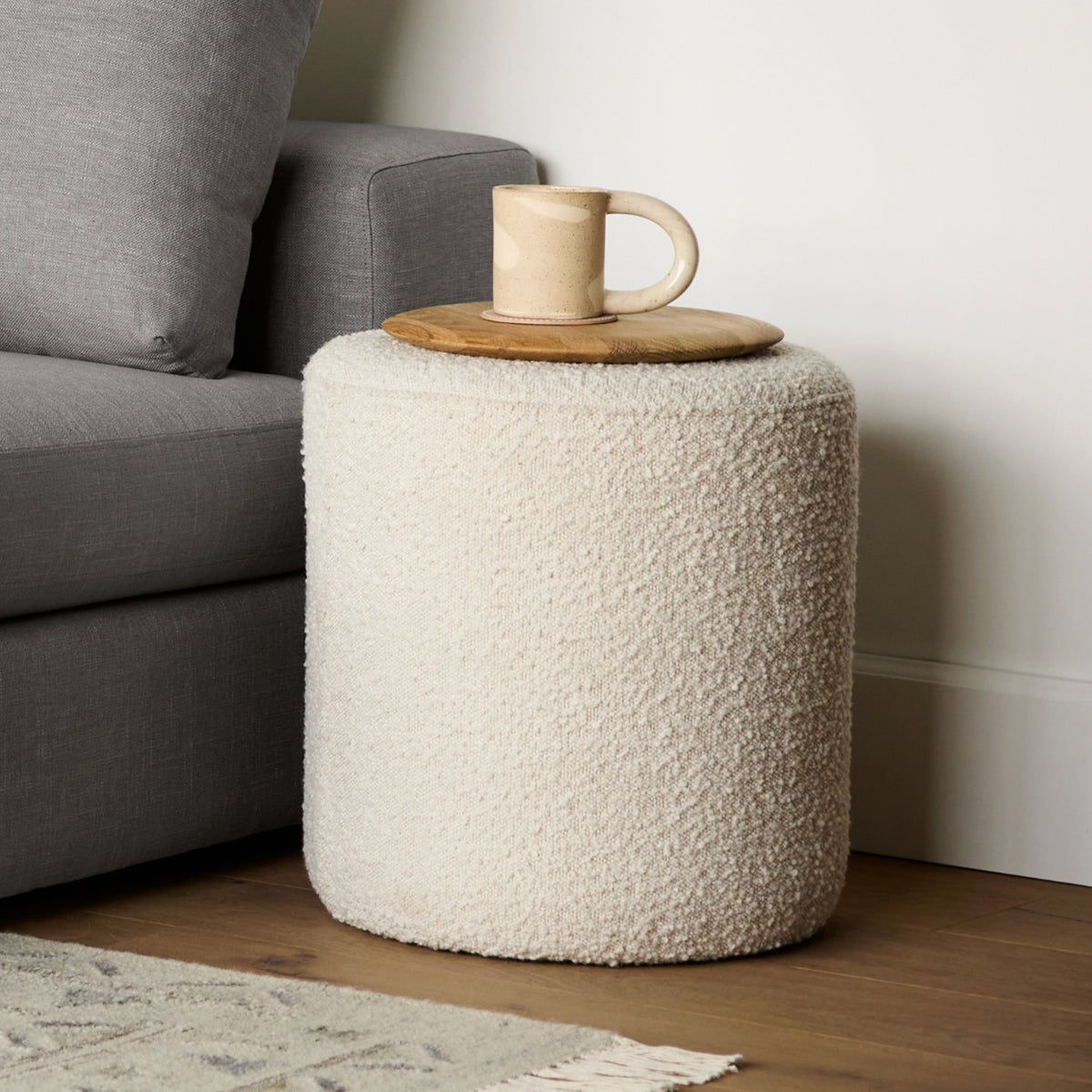 16" Round Ottoman (Ivory Bouclé)