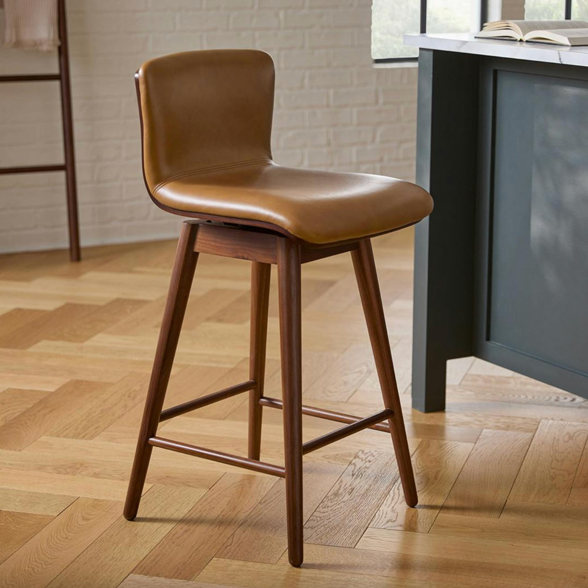 Genuine Leather Swivel Counter Stool (Tan/Walnut)