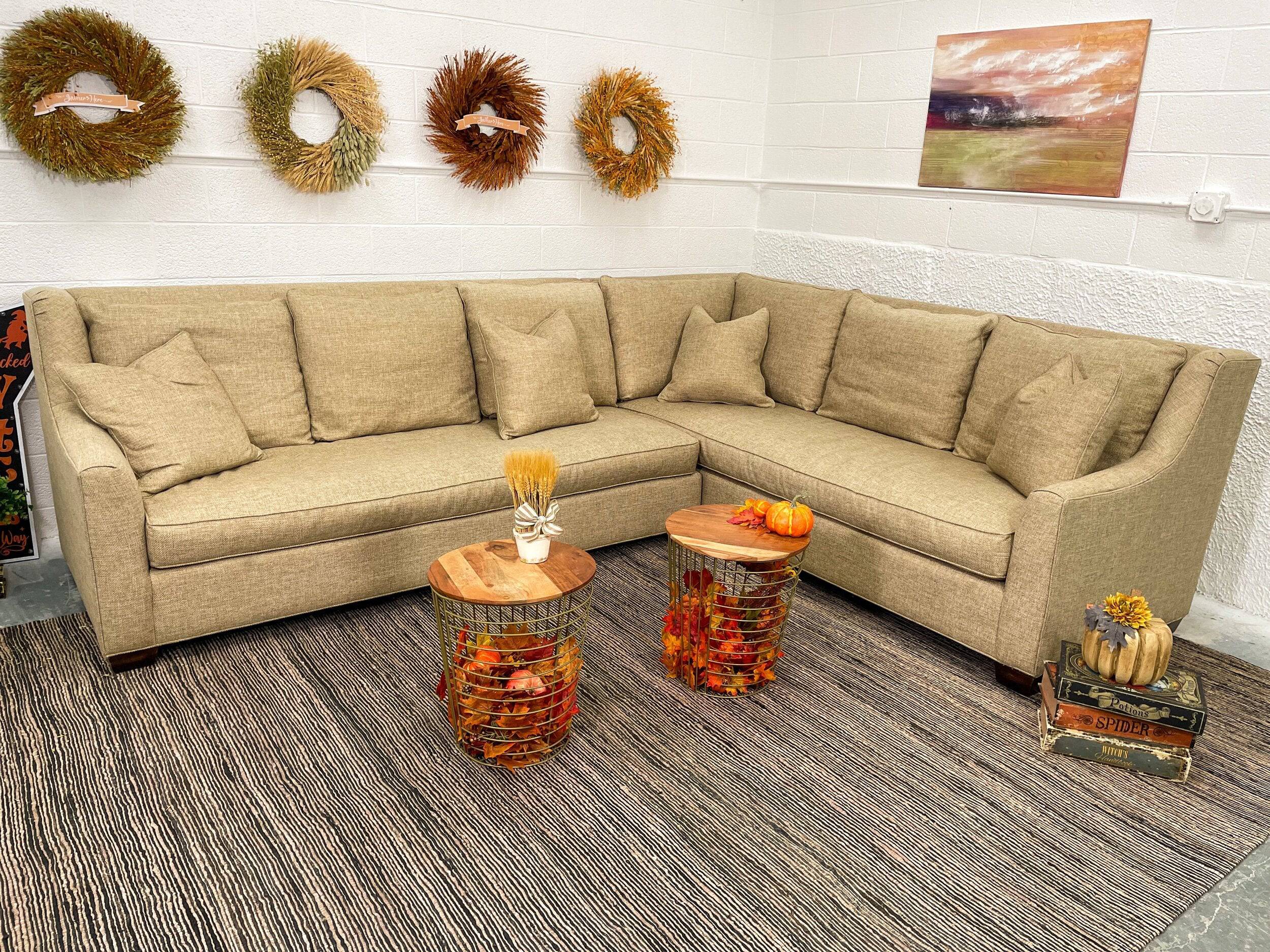 Wesley Hall 1904 Barrett 2 pc Sectional Couch w/Bench Cushions