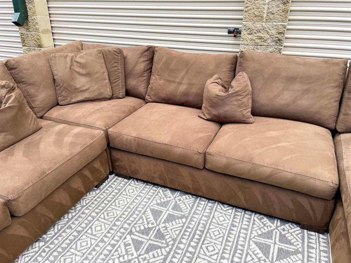 Crate & Barrel 4pc Sectional w/Chaise - Pull Up A Couch