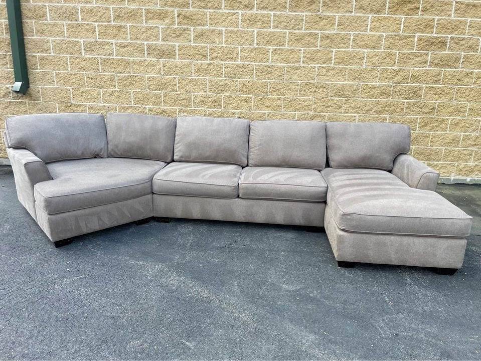 MaxHome 3pc Sectional w/chaise & cuddle corner - Pull Up A Couch