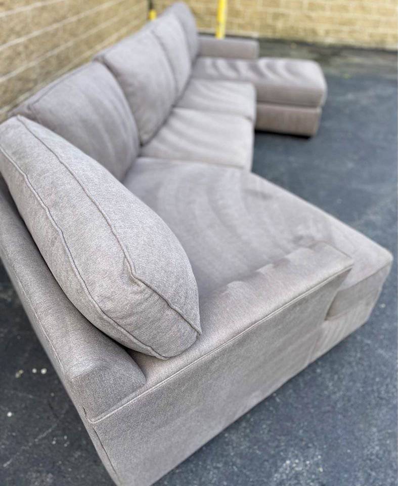 MaxHome 3pc Sectional w/chaise & cuddle corner - Pull Up A Couch