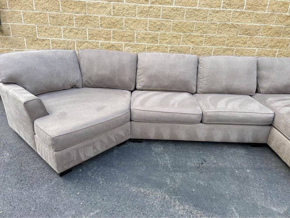 MaxHome 3pc Sectional w/chaise & cuddle corner - Pull Up A Couch
