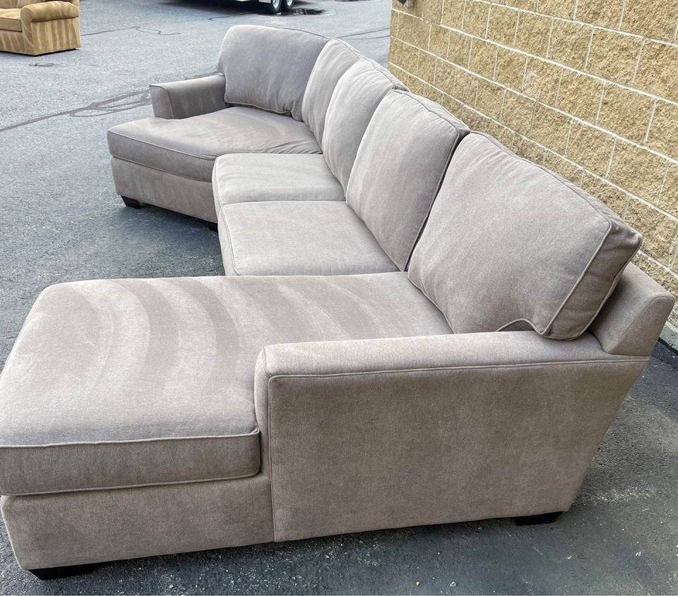 MaxHome 3pc Sectional w/chaise & cuddle corner - Pull Up A Couch