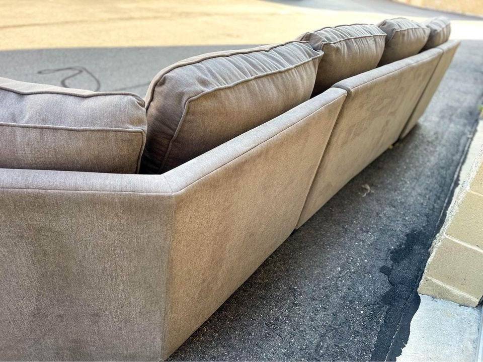 MaxHome 3pc Sectional w/Chaise and Cuddle corner - Pull Up A Couch