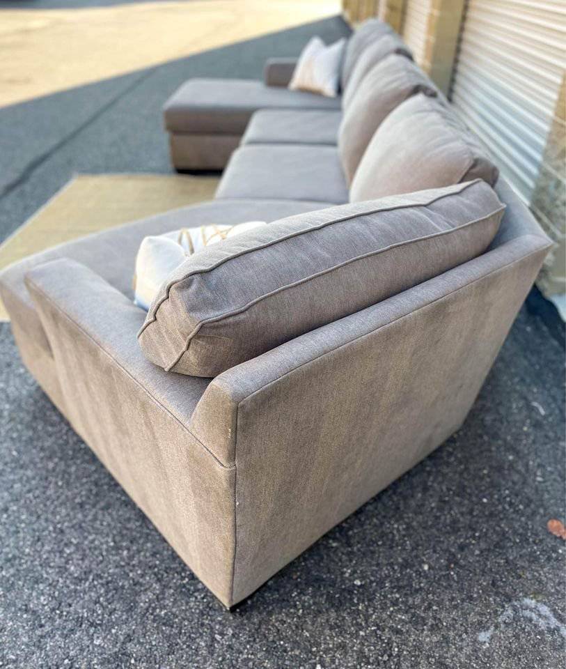 MaxHome 3pc Sectional w/Chaise and Cuddle corner - Pull Up A Couch