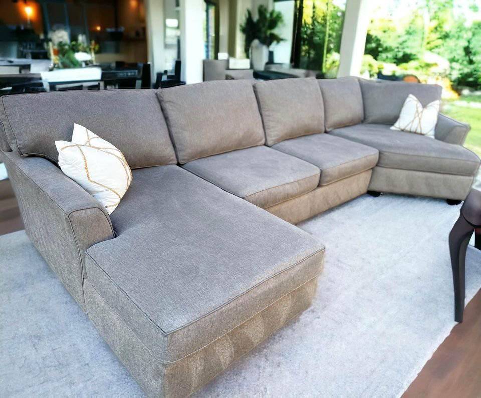 MaxHome 3pc Sectional w/Chaise and Cuddle corner