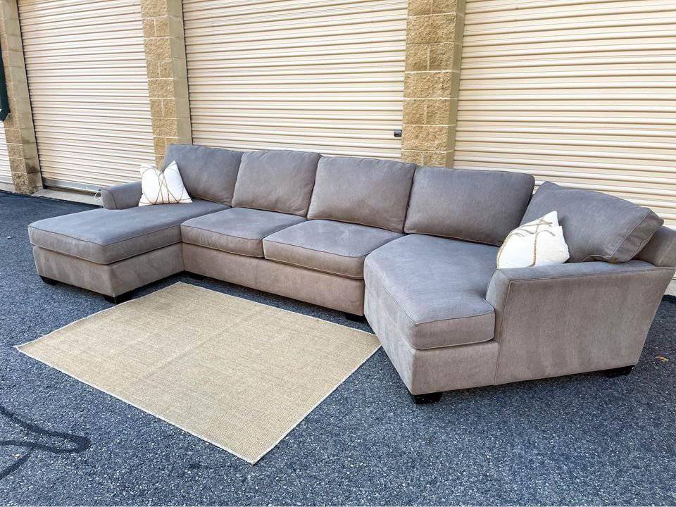 MaxHome 3pc Sectional w/Chaise and Cuddle corner - Pull Up A Couch