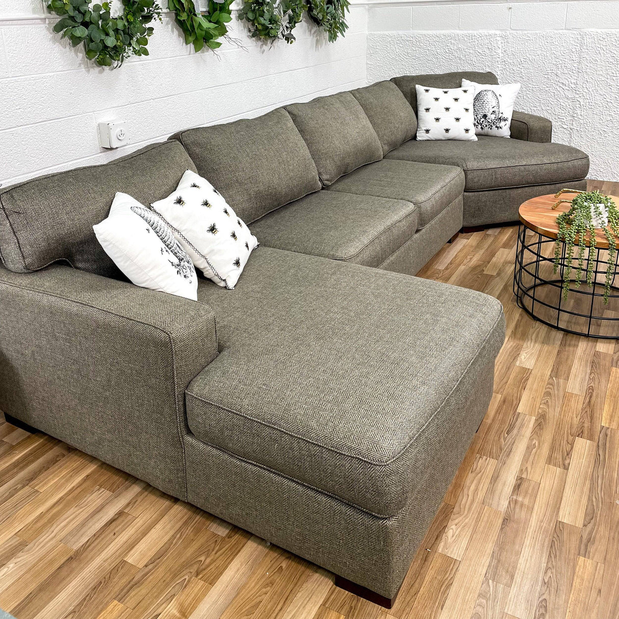 MaxHome 3pc Sectional w/Chaise and Cuddle corner - Pull Up A Couch
