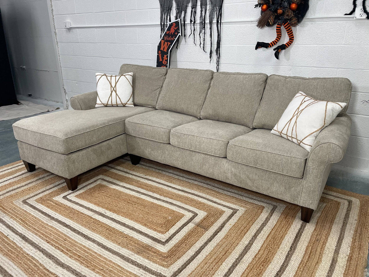 Flexsteel 2pc Sectional w/Left-Facing Chaise - Pull Up A Couch