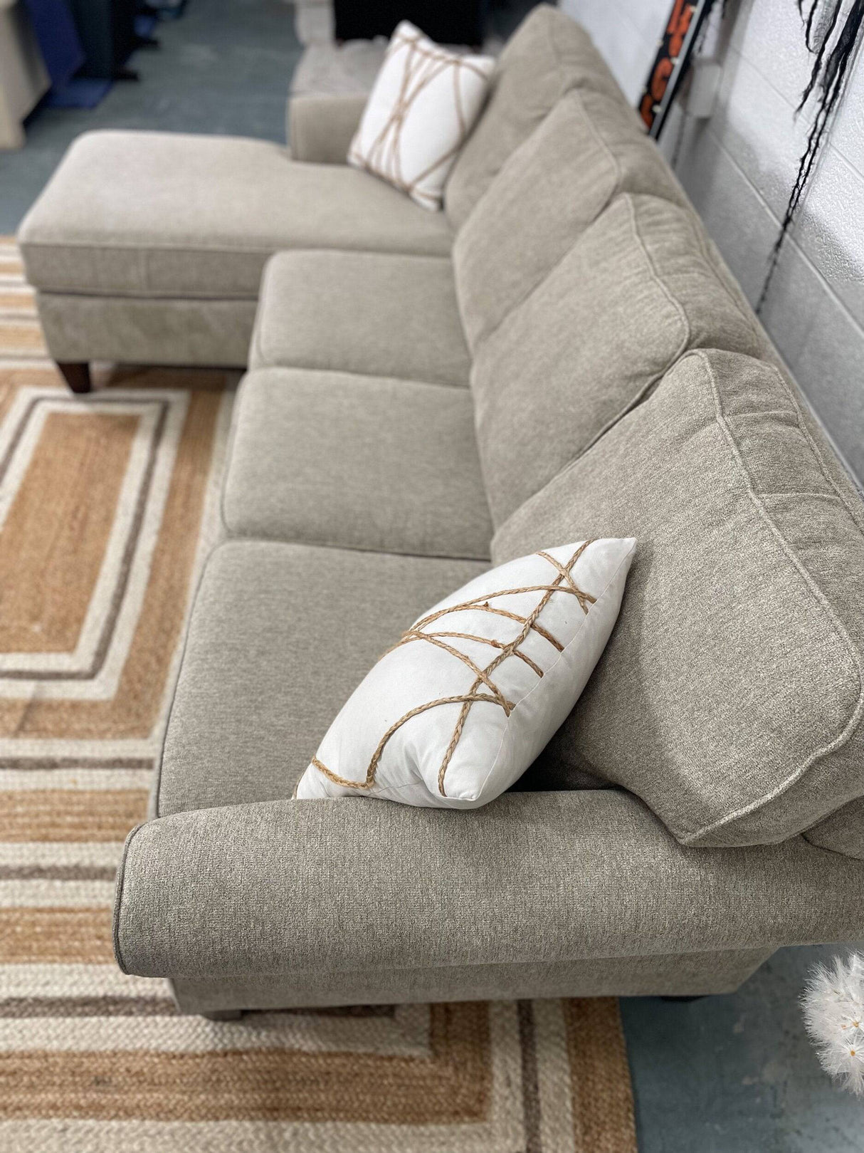 Flexsteel 2pc Sectional w/Left-Facing Chaise - Pull Up A Couch