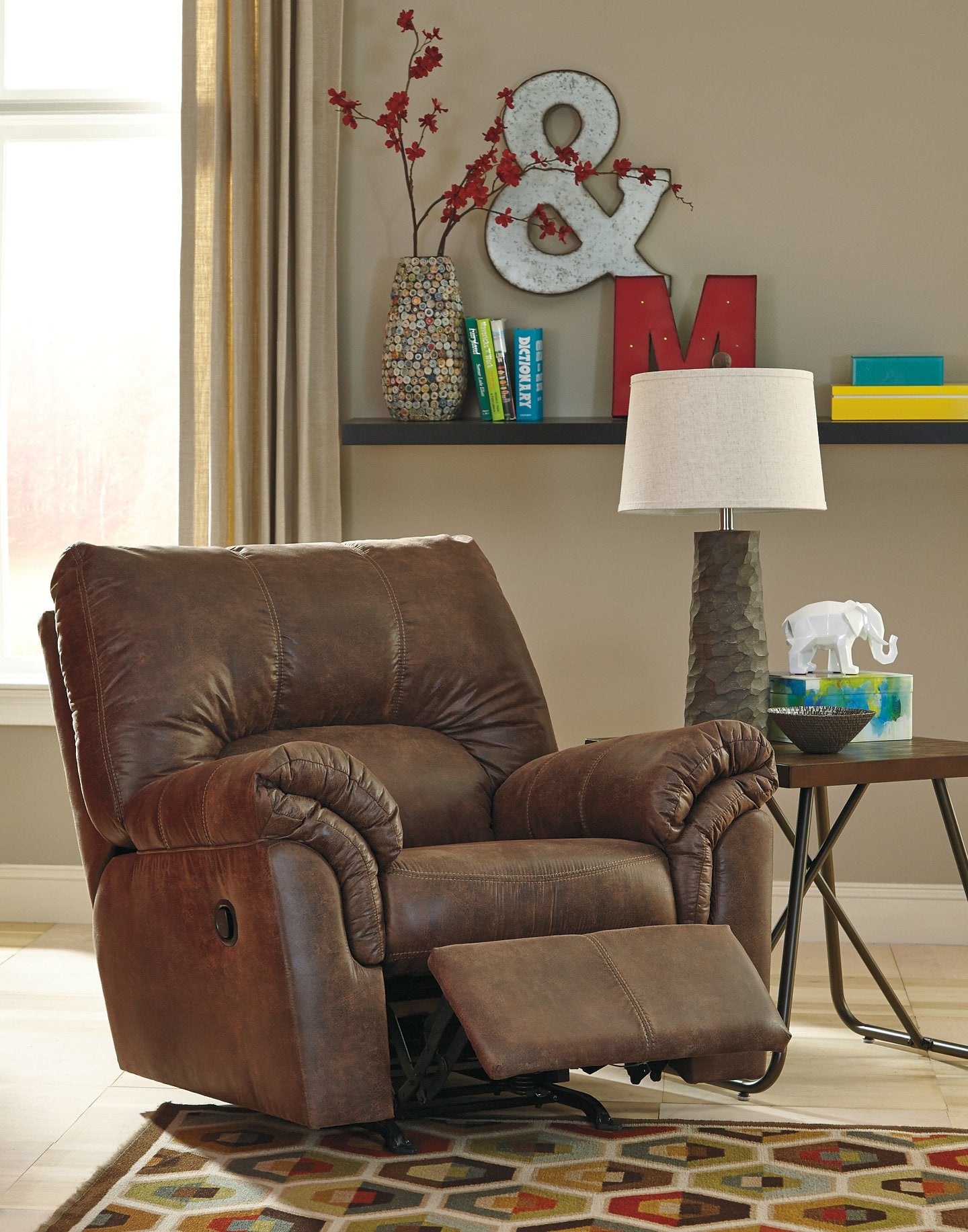 Bladen Recliner - Pull Up A Couch