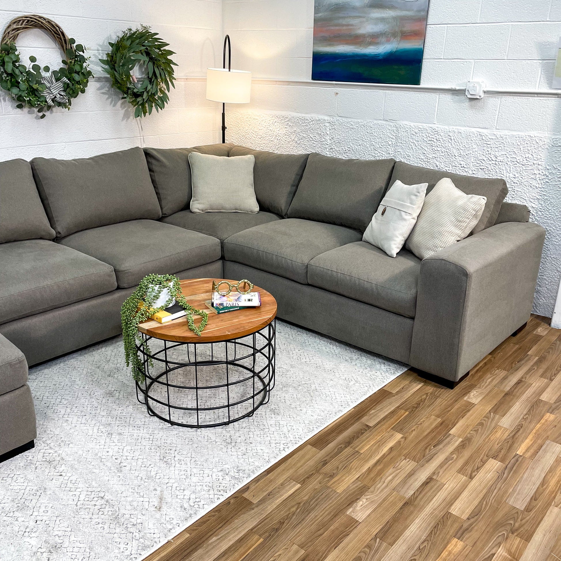 Huge 3pc Sectional w/Chaise - Pull Up A Couch