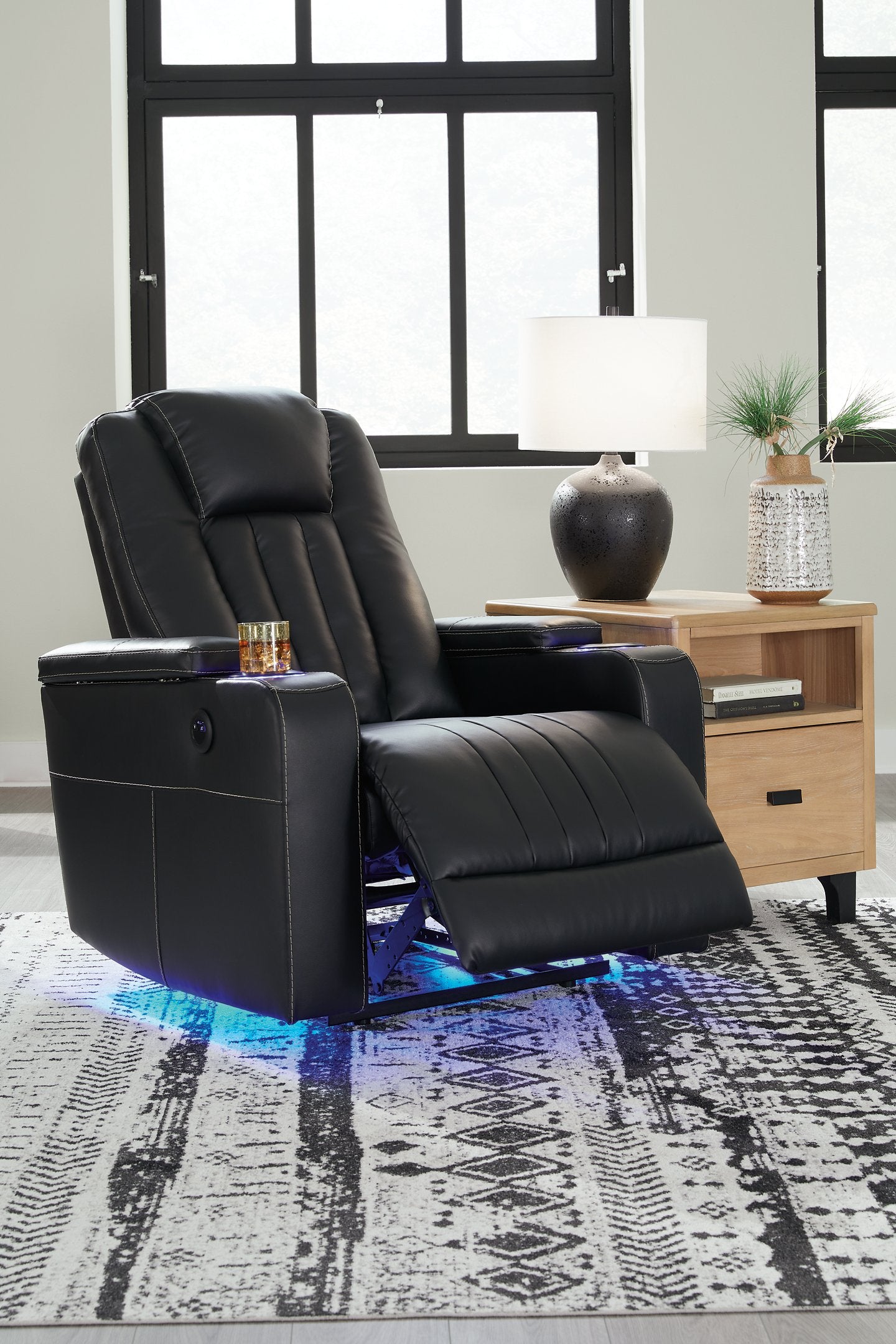 Center Point Recliner - Pull Up A Couch