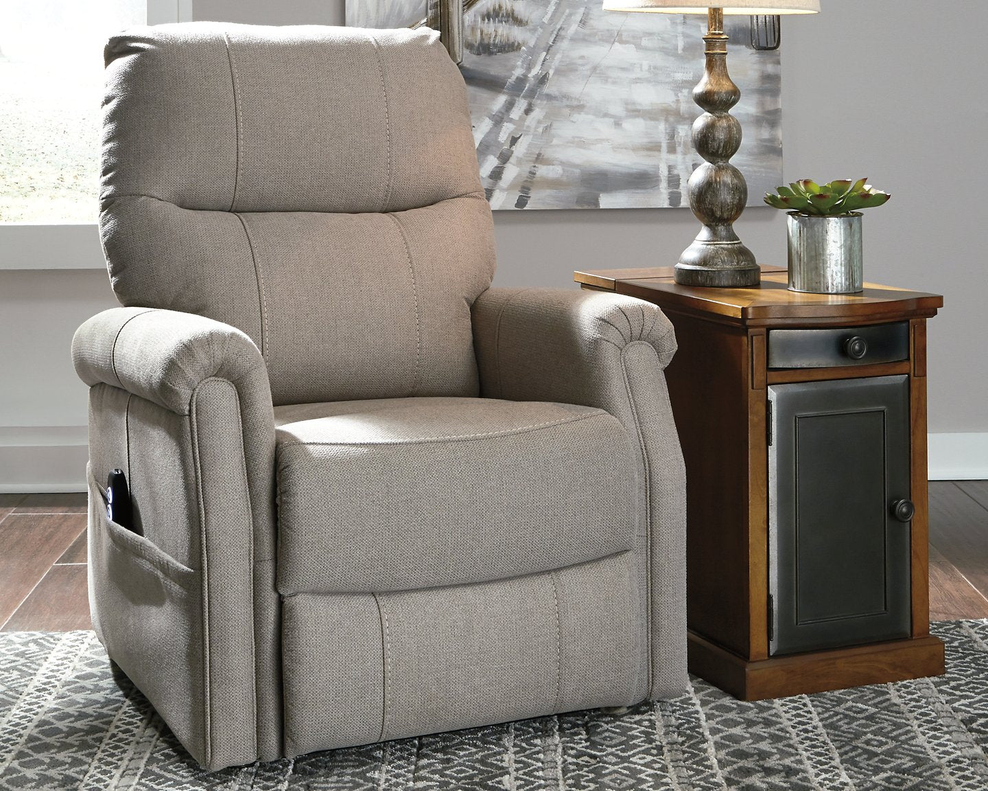 Markridge Power Lift Chair - Pull Up A Couch