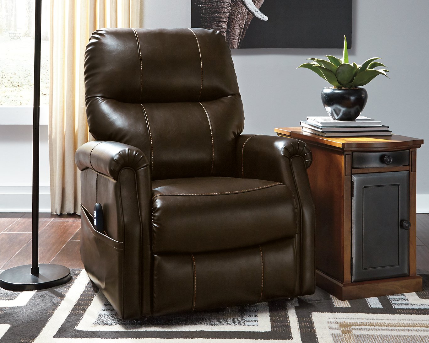 Markridge Power Lift Chair - Pull Up A Couch