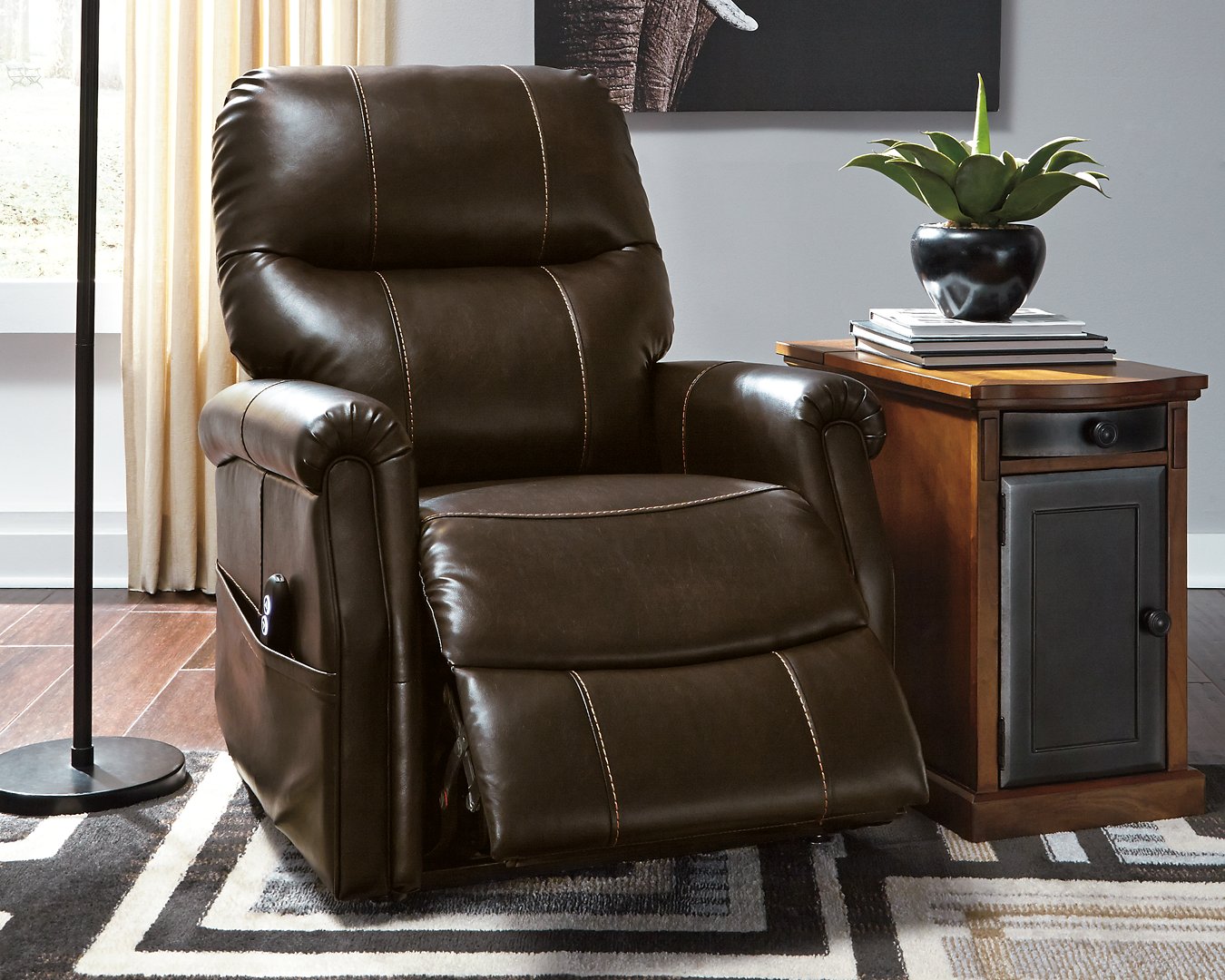 Markridge Power Lift Chair - Pull Up A Couch