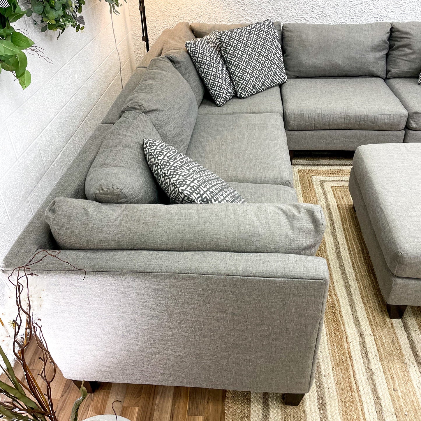 Bauhaus 6pc Modular Sectional w/Ottoman - Pull Up A Couch