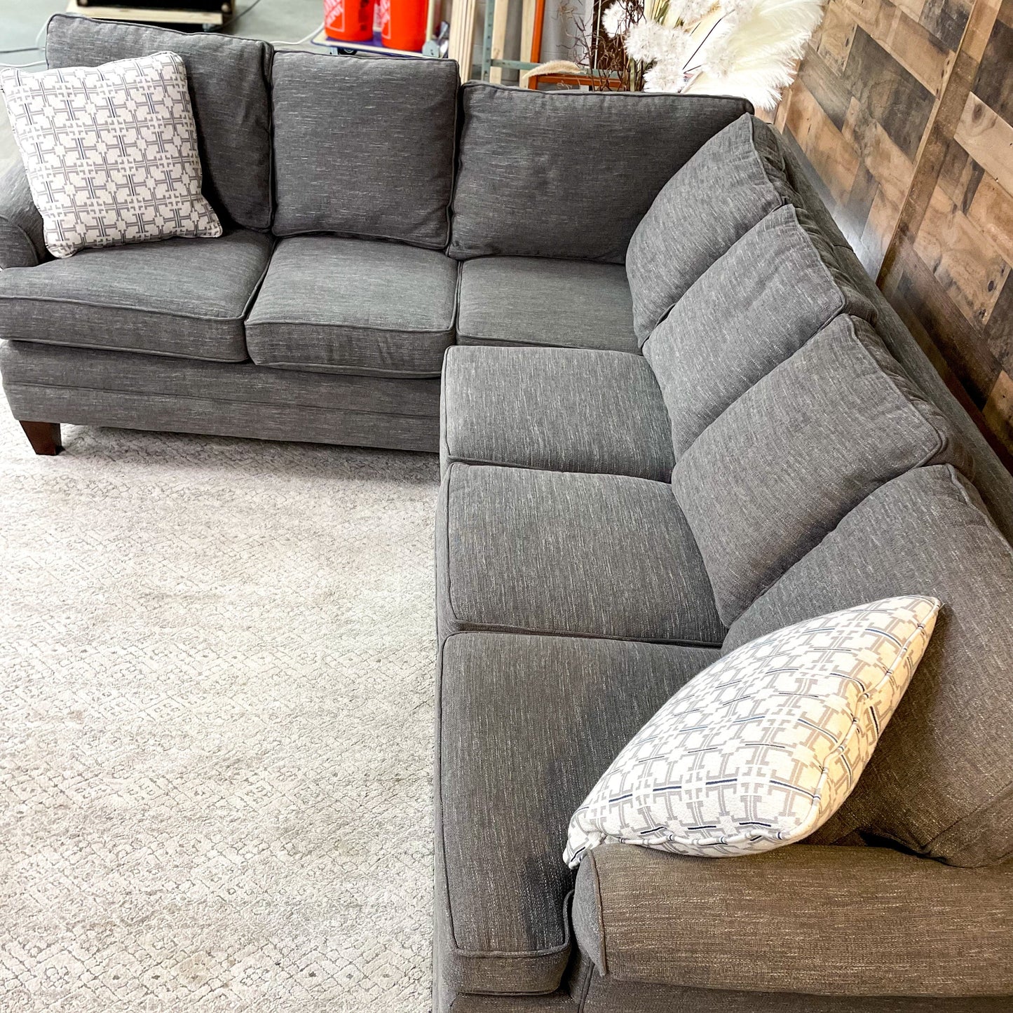 Kincaid 2pc Sectional - Pull Up A Couch