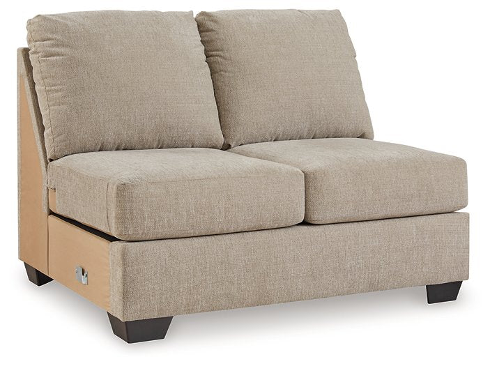 Brogan Bay 3-Piece Sectional with Cuddler - Pull Up A Couch