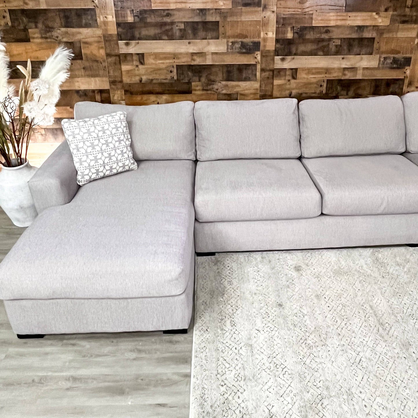 Jonathan Louis 3pc Sectional w/Chaise - Pull Up A Couch