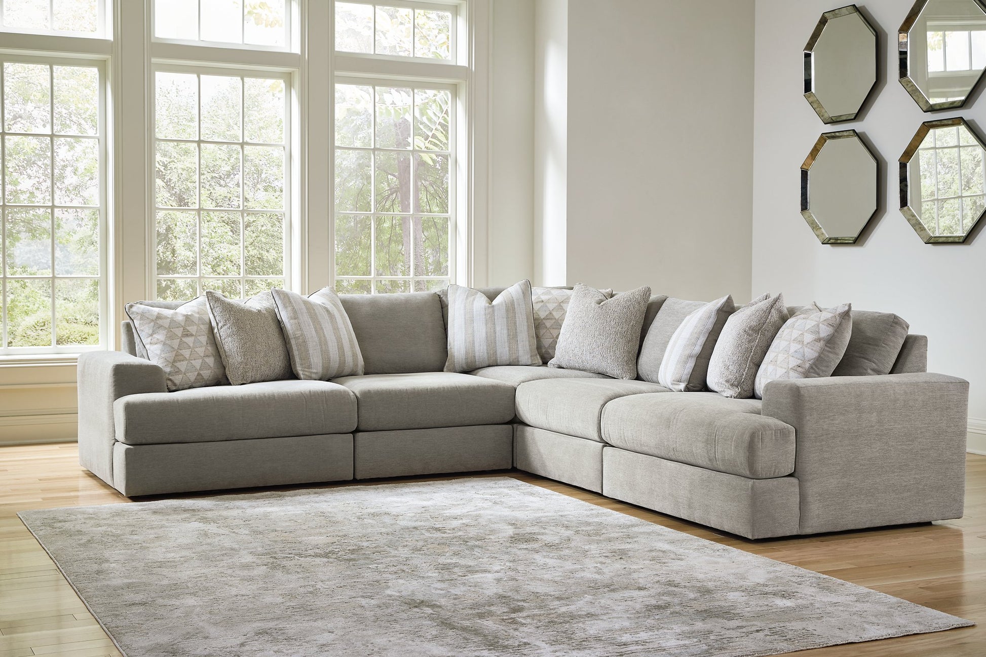 Avaliyah Sectional - Pull Up A Couch