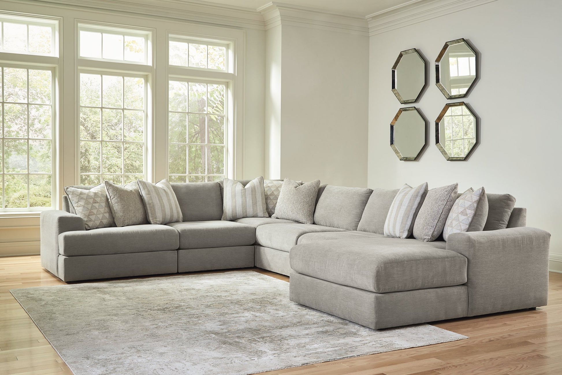 Avaliyah Living Room Set - Pull Up A Couch