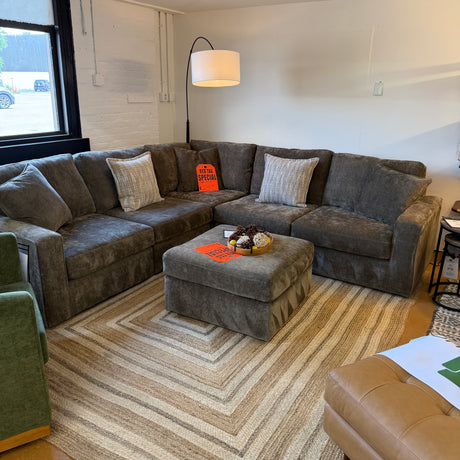LoungeCraft Corner Sectional (5pc)