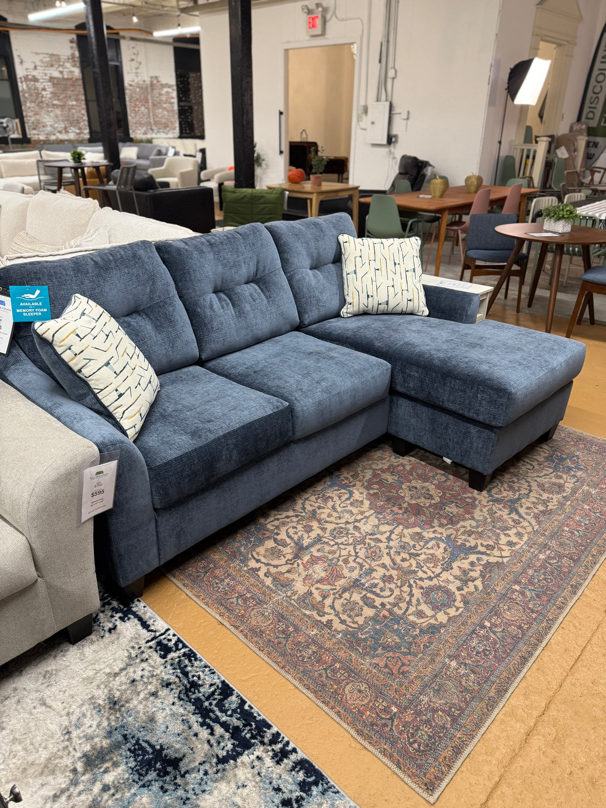 Chesapeake Bay Sofa w/Reversible Chaise (Blue)