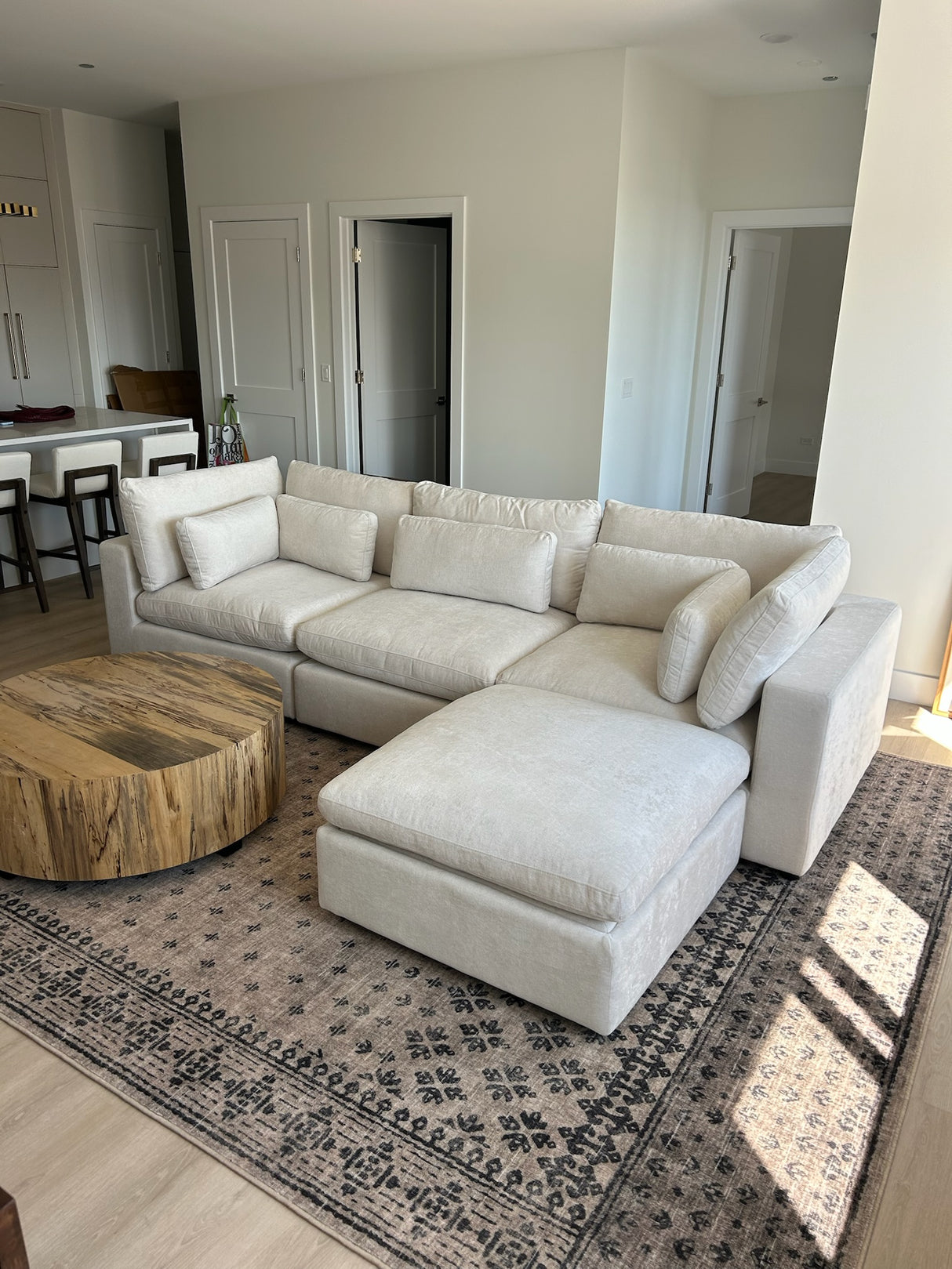 Serenity Cloud 4pc Sectional w/Storage Ottoman - Pull Up A Couch