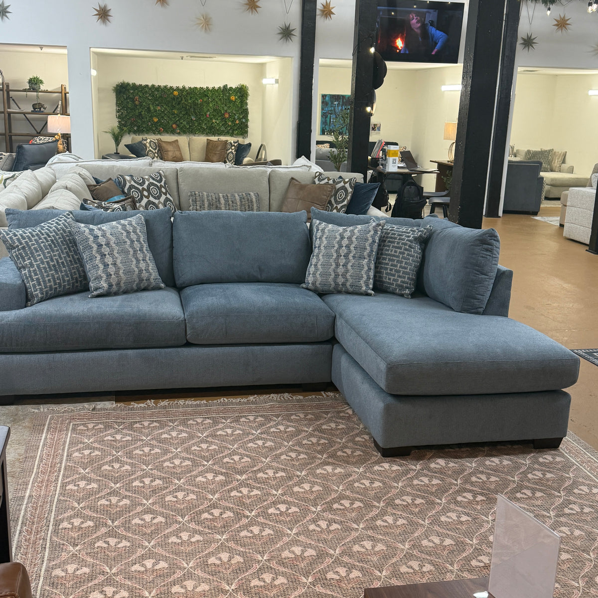 Glendale Sectional w/ Chaise (2pc)