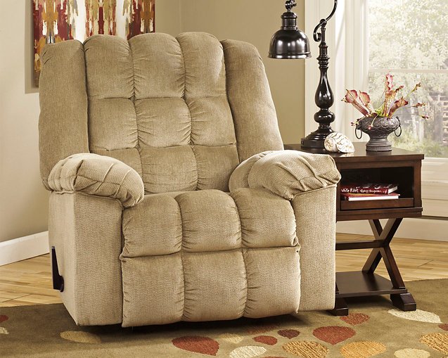 Ludden Recliner - Pull Up A Couch