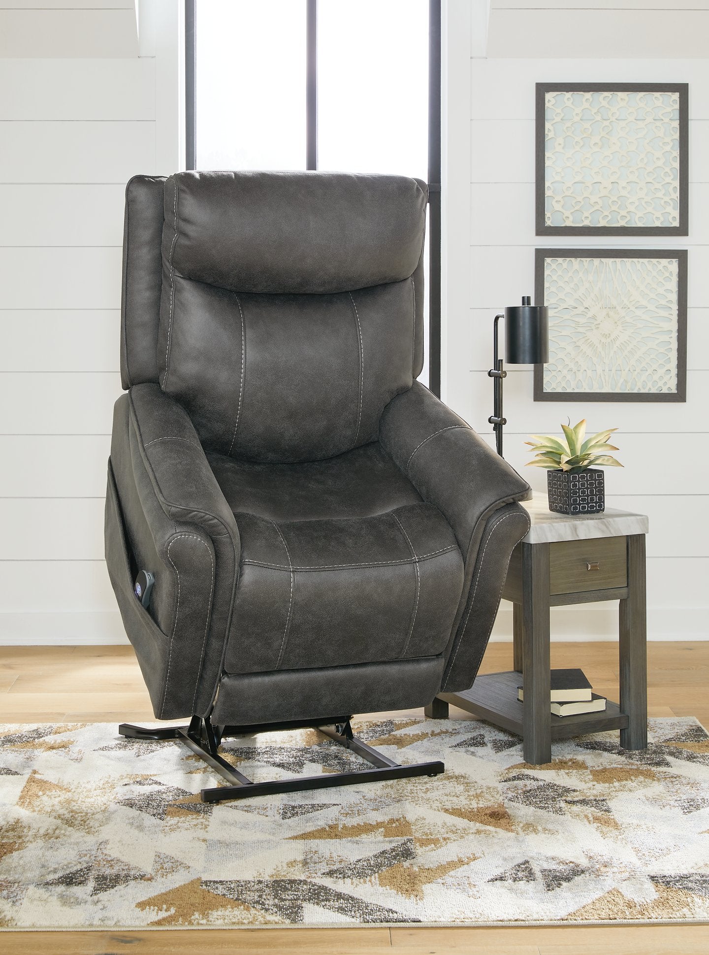 Lorreze Power Lift Chair - Pull Up A Couch