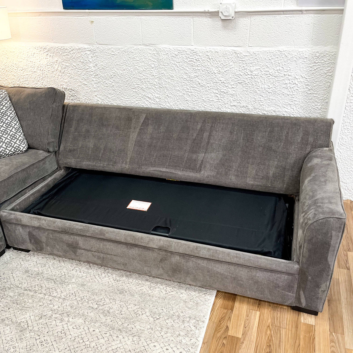 Jonathan Louis 3pc Sectional w/ queen sleeper - Pull Up A Couch