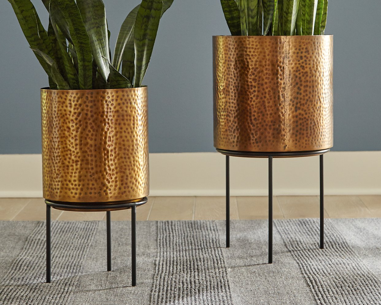 Donisha Planter (Set of 2) - Pull Up A Couch