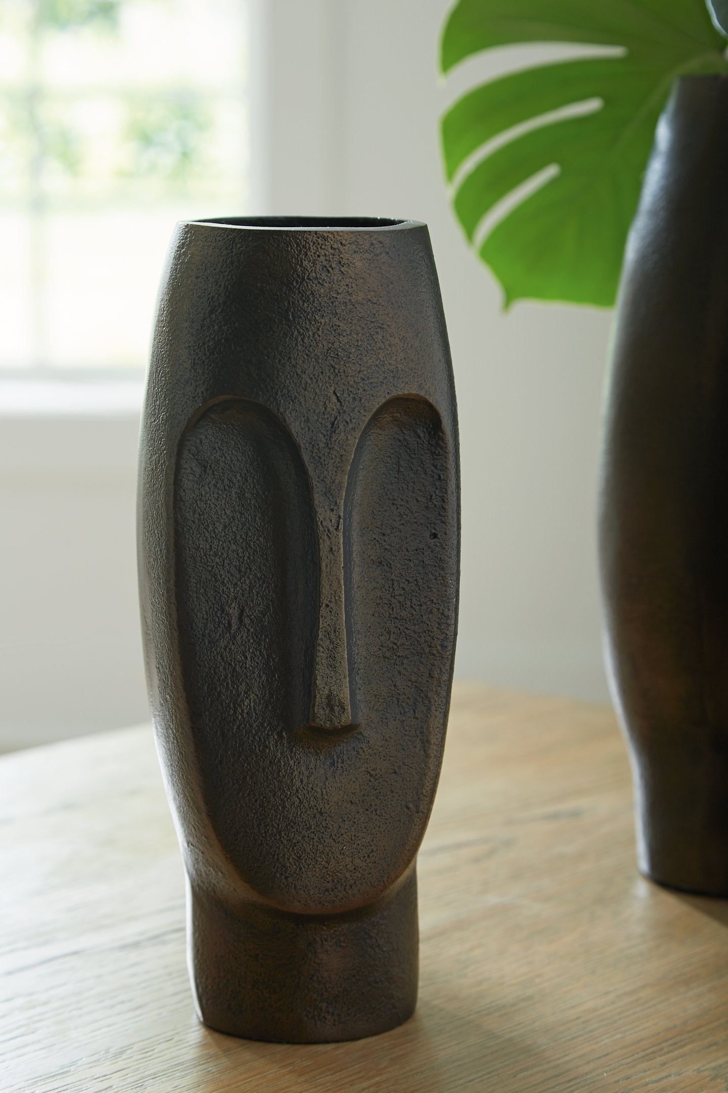 Elanman Vase - Pull Up A Couch